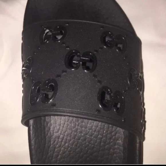 Gucci Slides - Black Logo